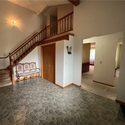 Image 2 - 2038 Kevin Court Northeast, New Philadelphia, OH 44663, USA - House for sale