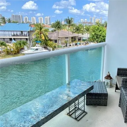 Image 4 - 2841 Northeast 163rd Street, North Miami Beach, FL 33160, USA - Condo for sale