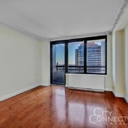 Image 3 - The Corinthian, 330 East 38th Street, New York, NY 10016, USA - House for rent