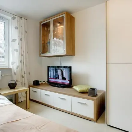 Rent this 1 bed apartment on Schleißheimer Straße 128 in 80797 Munich, Germany