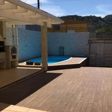 Buy this 6 bed house on Rua João Marcelo in Benfica, Caraguatatuba - SP