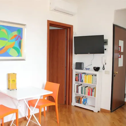 Image 2 - Via Santa Maria 15, 50125 Florence FI, Italy - Apartment for rent