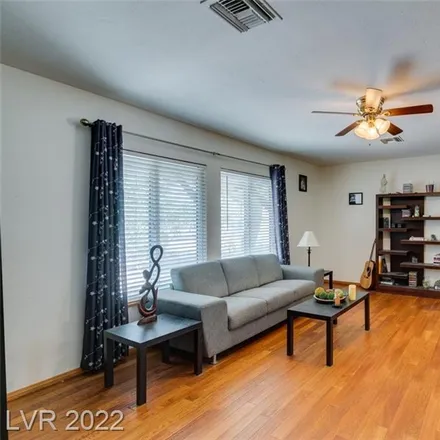 Image 7 - 1528 Duneville Street, Las Vegas, NV 89146, USA - House for sale