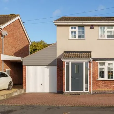 Buy this 3 bed house on Chelmsford Drive in Grantham, NG31 8PF
