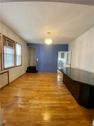 Image 3 - 2065 East 18th Street, New York, NY 11229, USA - House for sale