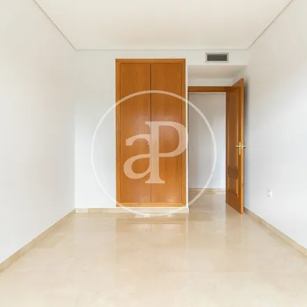 Image 6 - La Piazza, Carrer de la Serrania, 46015 Valencia, Spain - Apartment for rent