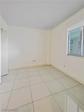 Image 5 - 3000 Oasis Grand Boulevard, Fort Myers, FL 33916, USA - Condo for rent
