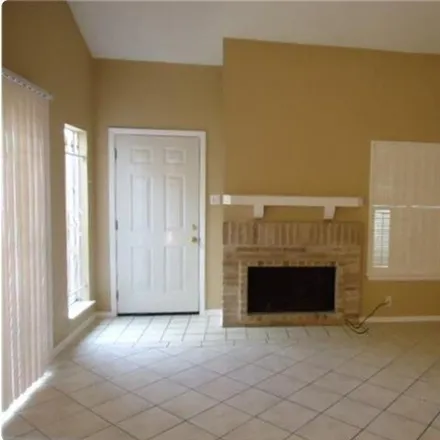 Image 2 - 12158 Copper Tree Private Lane, Houston, TX 77035, USA - House for rent