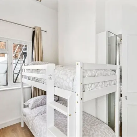 Rent this 4 bed apartment on 24 Bus - End of Route in South End Green, London