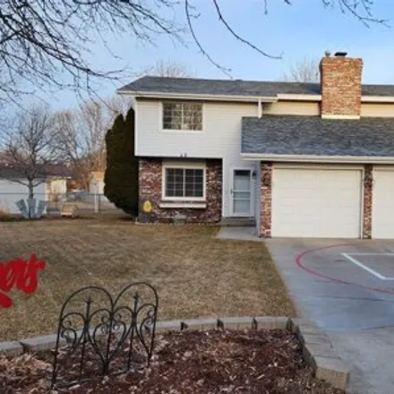 Buy this 4 bed house on 600 Stewart Avenue in North Platte, NE 69101