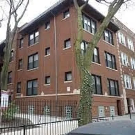 Rent this studio house on 709-713 West Barry Avenue in Chicago, IL 60657