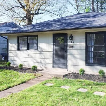 Buy this 2 bed house on 957 River Oaks Boulevard in Avondale Heights, Paducah