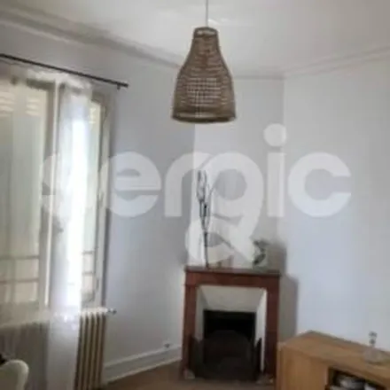 Image 7 - 7 Place Gambetta, 33000 Bordeaux, France - Apartment for rent