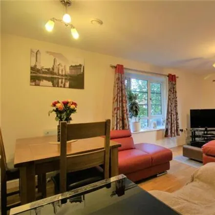 Image 3 - Kestrel Road, Farnborough, GU14 7GT, United Kingdom - Apartment for sale