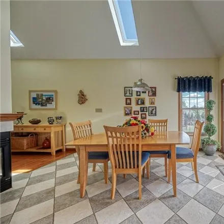 Image 7 - 104 Cobblestone Ct, Oakdale, Pennsylvania, 15071 - House for sale