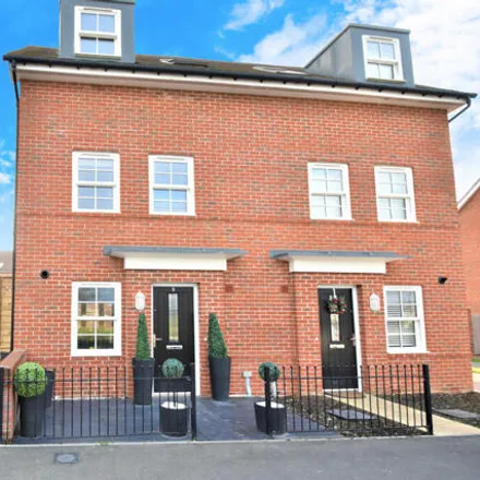 Buy this 3 bed duplex on Rowe Rise in Winchester, PO7 3DF