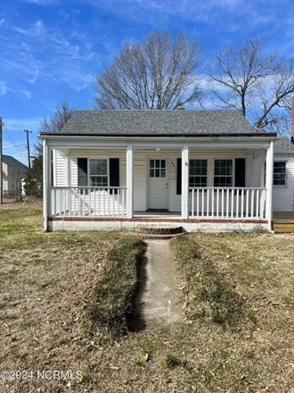 Buy this 2 bed house on 923 Johnston Street in Edenton, NC 27932