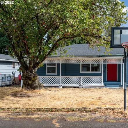 Buy this 3 bed house on 7610 Southeast 69th Avenue in Portland, OR 97206