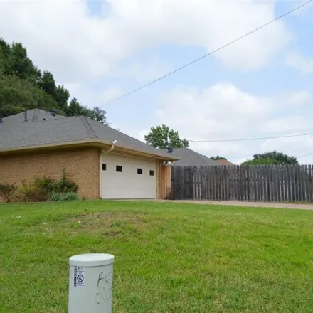 Image 6 - 390 Cardinal Creek Drive, Duncanville, TX 75137, USA - House for sale