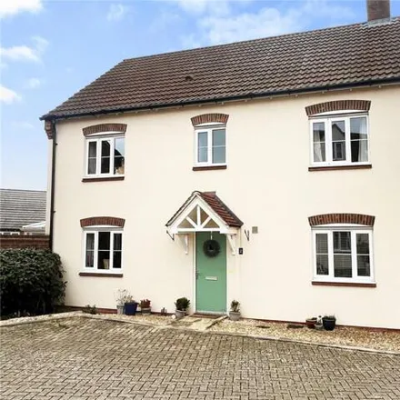 Buy this 4 bed house on Nightingale Way in Didcot, OX11 6AF