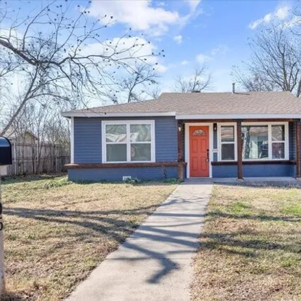Buy this 3 bed house on 133 Sunset Street in Whitesboro, TX 76273
