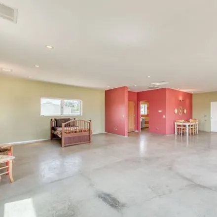 Image 4 - East Copper Avenue, Fresno County, CA 93730, USA - House for sale