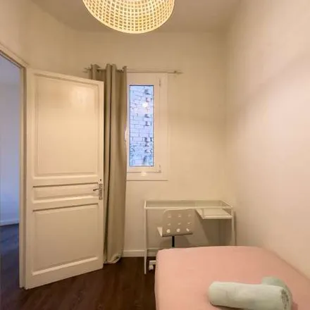 Rent this 2 bed apartment on La Sirena in Carrer de Pi i Margall, 48-46