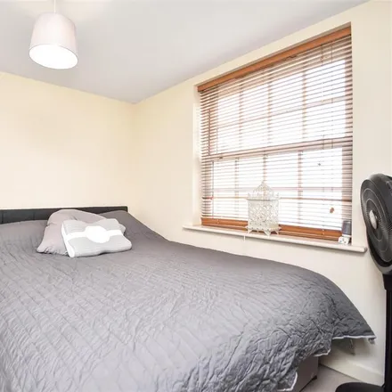 Image 6 - Lilford Place, Weldon, NN17 5ED, United Kingdom - Duplex for rent