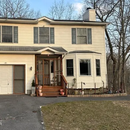 Rent this 3 bed house on 748 Hampstead Road in Saw Creek, Lehman Township