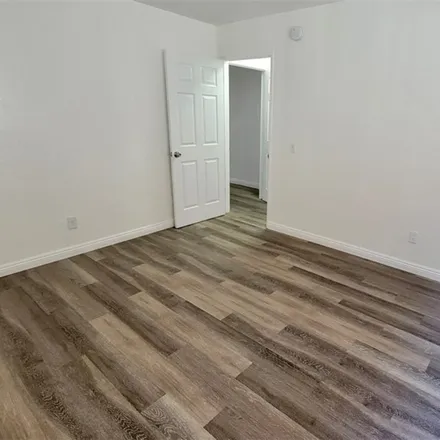 Image 8 - 14817 Sylvan Street, Los Angeles, CA 91411, USA - Apartment for rent