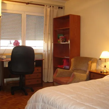 Rent this 5 bed apartment on Gimnasio Pasadena in Paseo de San Vicente, 37007 Salamanca