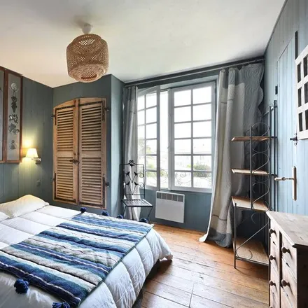 Rent this 5 bed house on La Flotte in Cours Félix Faure, 17630 La Flotte
