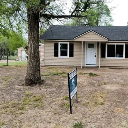 Buy this 2 bed house on 139 East 19th Street in Larned, KS 67550