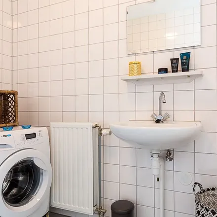 Rent this 1 bed apartment on Schweitzerstraat 67 in 2131 RB Hoofddorp, Netherlands