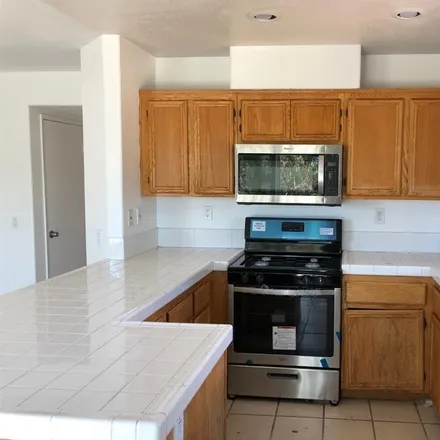 Image 3 - 1132 Cochise Court, Vista, CA 92083, USA - House for rent