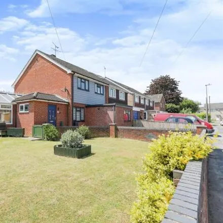 Buy this 4 bed duplex on Longfield Close in Durrington, SP4 8BZ