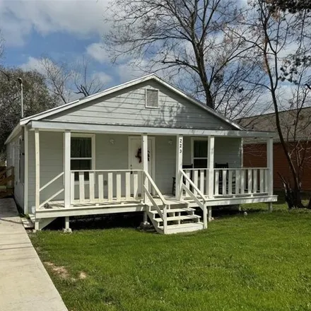 Buy this 3 bed house on 305 Goliad Street in Luling, TX 78648