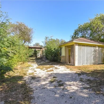 Buy this 2 bed house on 1326 East Richard Avenue in Kingsville, TX 78363