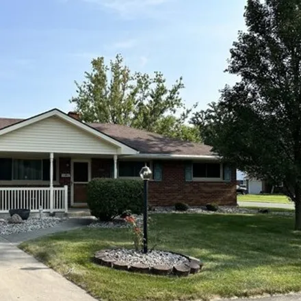 Buy this 3 bed house on 2900 Makley Dr in Lima, Ohio