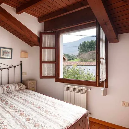 Rent this 3 bed house on Camango in Carretera de Ribadesella a Llanes, 33560 Ribeseya