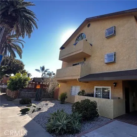 Buy this 17 bed house on Lee's Sandwiches in Orizaba Avenue, Long Beach