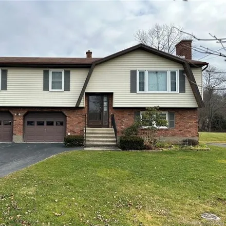 Image 2 - 755 Oronoke Rd, Waterbury, Connecticut, 06708 - House for sale