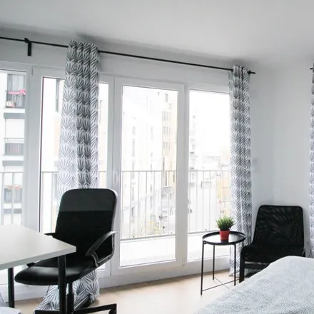 Rent this 4 bed room on 4 Rue Mozart in 92110 Clichy, France