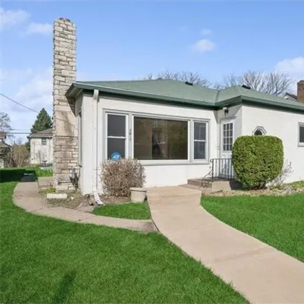 Buy this 3 bed house on 1611 North Russell Avenue in Minneapolis, MN 55411
