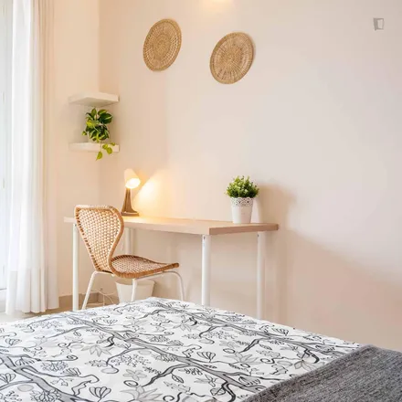 Rent this 5 bed room on Affori Centro M3 in Via Pellegrino Rossi, 20161 Milan MI