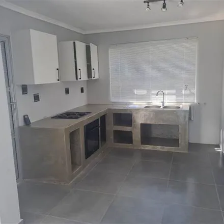 Image 1 - Las Palmas Flats, Vere Road, Southernwood, East London, 5213, South Africa - Apartment for rent