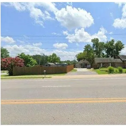 Buy this 3 bed house on 2135 East Huntsville Road in Fayetteville, AR 72701