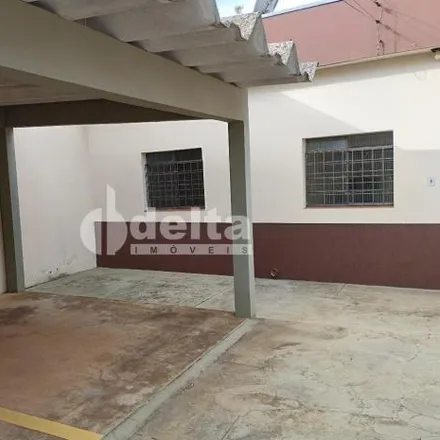 Rent this 2 bed house on Avenida Monsenhor Eduardo in Bom Jesus, Uberlândia - MG