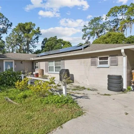 Buy this 3 bed house on 184 Hales Road in Polk County, FL 33823