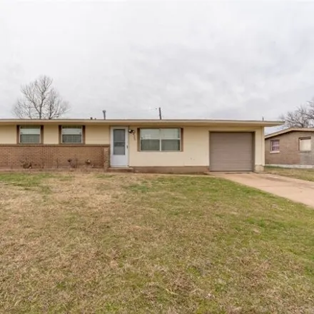 Buy this 3 bed house on 2320 Northwest 32nd Street in Lawton, OK 73505
